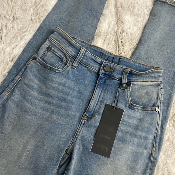NWT Women Skinny Jeans | High-Rise Skinny Jeans | Light-Wash High Rise Jeans - Picture 5 of 13